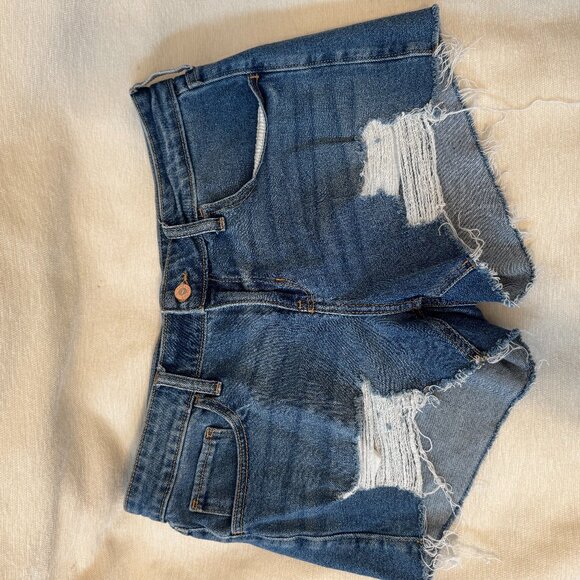 Hollister - distressed shorts - size 11/30 - Picture 1 of 5